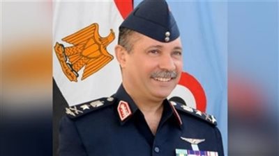 وزير الطيران المدني يتفقد مطار الغردقة الدولي