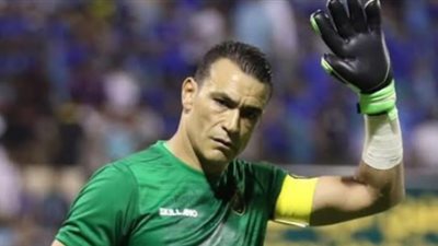 عصام الحضري يحتفل بصعود الدراويش لدور الـ 16 بالبطولة العربية