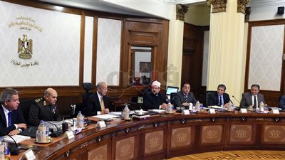 8 مشاهد تلخص اجتماع الحكومة اليوم.. استقبال حافل لرئيس الوزراء بعد عودته من رحلة العلاج.. منحة ٨٠ مليون دولار للتعليم.. وإعلان نتائج تحقيق حادث مستشفى بنها خلال يومين