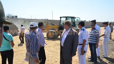 بالفيديو والصور.. إزالة 25 حالة تعد على الأراضي الزراعية في الإسماعيلية