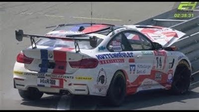 تعرض سائق سيارة BMW M4 GT4 لحجب رؤية القيادة (فيديو)