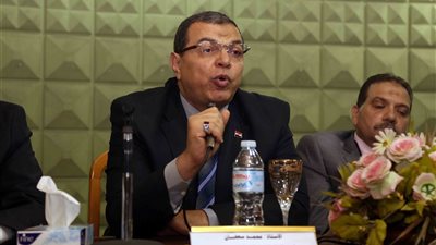 «سعفان» يتابع تسليم 13 نقابة استمارات إبداء الرأي في الانتخابات العمالية