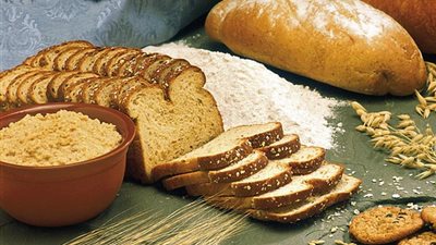 3 أطعمة تجنبيها لصيف بدون مشكلات في البشرة