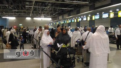 بالصور.. العمرة تعيد الروح لمطار القاهرة.. مصر للطيران تنقل 14 ألف معتمر خلال 5 أيام.. فرق من العلاقات العامة في استقبال الوفود لإنهاء إجراءاتهم.. وتحديث كافة الأجهزة العاملة بالصالة الموسمية