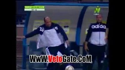 بالفيديو.. وليد صلاح الدين يخرج عن شعوره بسبب حكم مباراة المحلة