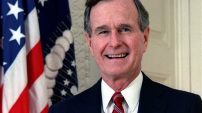 قراصنة يخترقون البريد الإلكترونى لـ«جورج بوش الأب»