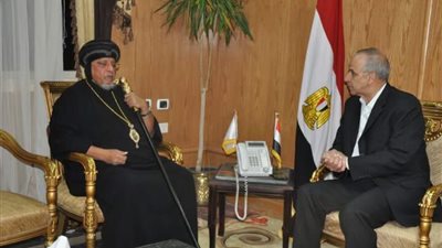 أسقف الوادي الجديد يهنئ المحافظ بعيد الأضحى