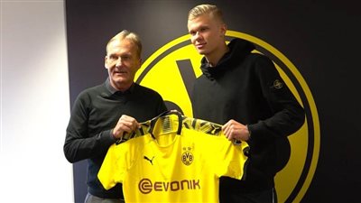 هالاند يختار رقم قميصه مع بوروسيا دورتموند