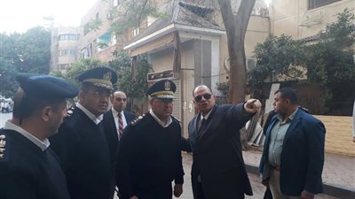 مدير أمن الجيزة يتفقد خدمات تأمين الكنائس بالدقي وإمبابة (صور)