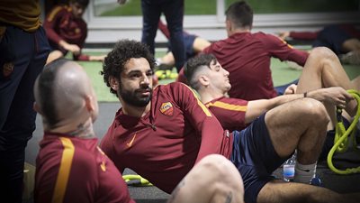 بالصور.. محمد صلاح يجري تدريبات الاستشفاء مع روما بعد لقاء إمبولي