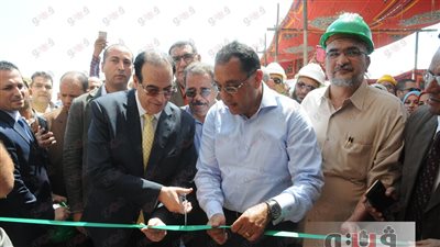 وزير الإسكان ومحافظ الدقهلية يفتتحان محطة معالجة صرف ميت غمر