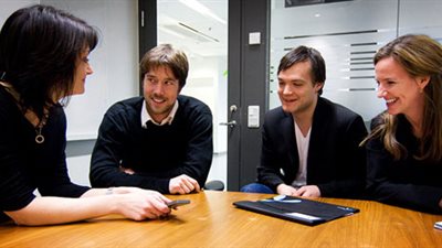 9 دول يعمل فيها الوافدون ساعات عمل أقل