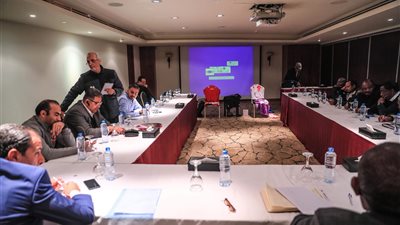 الأهلي يرتدي الزي التقليدي في مباراة سيمبا