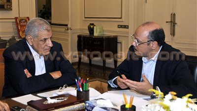 تفاصيل لقاء محلب بوزيري المالية والكهرباء..