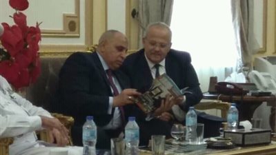 مدير أمن الجيزة يلتقي رئيس جامعة القاهرة (صور)