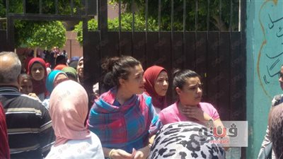 بالصور.. تباين ردود أفعال طالبات الوراق حول «التاريخ»