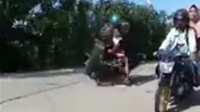 تصادم مروع لدراجتين ناريتين (فيديو)