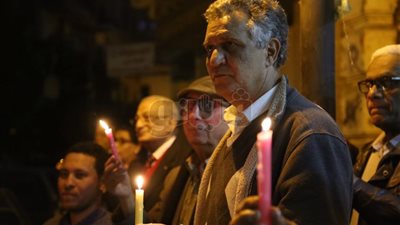 وقفة بالشموع أمام حزب التجمع تضامنا مع الشعب الفلسطيني (صور)