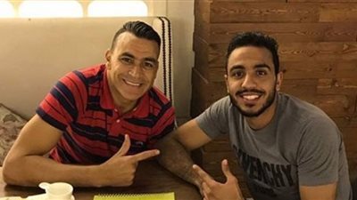 الحضري وكهربا يؤديان عمرة عقب موقعة تونس