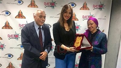تكريم الإعلامية مروج إبراهيم بجامعة عين شمس (صور)