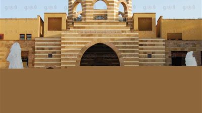 الجامعة الأمريكية تقدم دورات دراسية بـ