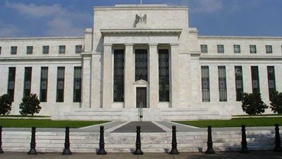المركزي الأمريكي يبقي أسعار الفائدة دون تغيير