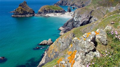 بالصور.. أفضل 10 شواطئ سرية ببريطانيا