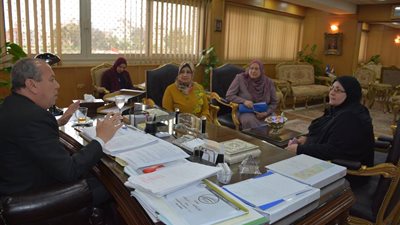 شن حملات لإزالة الإشغالات وحل مشكلة الزوائد برأس البر في دمياط