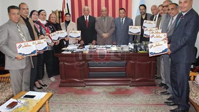 وكيل «تعليم الغربية» يكرم مديري الإدارات (صور)