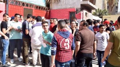لجان الثانوية العامة تتسلم كراسات امتحان الفيزياء والتاريخ