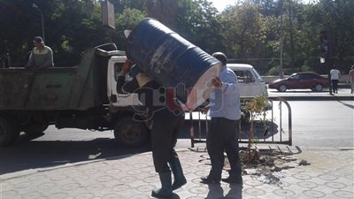 حملة نظافة بمحيط مدرسة السعيدية قبيل امتحانات الثانوية (صور)