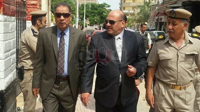 تأمين وصول أوراق امتحانات الفيزياء والتاريخ للجان دمياط (صور)