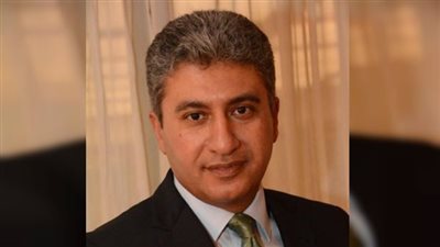 وزير الطيران يكشف عن مخطط تطوير قرى البضائع