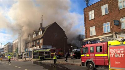 بالفيديو.. إصابة العشرات جراء حريق ضخم في لندن