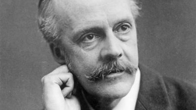 قصة رحلة بلفور المشؤومة للقاهرة وتوريطه لأحمد لطفي السيد