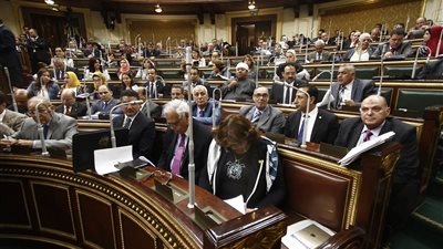 مصدر: البرلمان يتسلم التقرير النهائي لقانون «الخدمة المدنية» غدًا