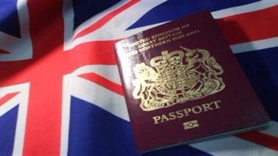 بريطانيا تأمر رسميا بإصدار جوازات سفر جديدة