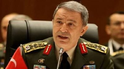 وزير الدفاع التركي يجري جولة تفقدية على الحدود العراقية