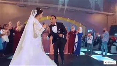 بالفيديو.. خناقة في حفل الزفاف بين عروس وعريسها بسبب ابنة خالته