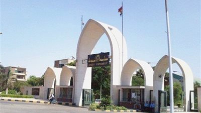 جامعة أسيوط تعلن عن بدء تسليم البطاقات العلاجية الجديدة