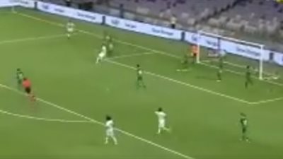 الشحات يقود العين للفوز على أهلي دبي والانفراد بصدارة الدوري (فيديو)