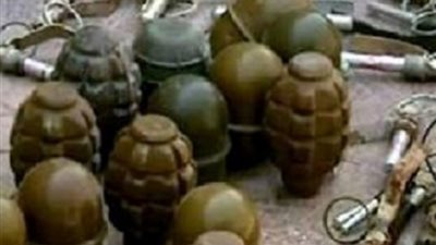 ضبط سائق وطالب بحوزتهما ٦٧ قنبلة في كمين السويس