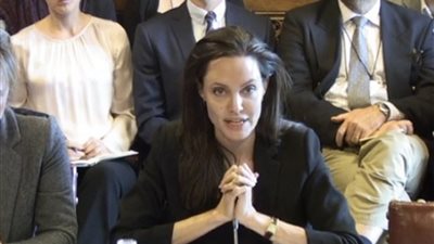 الفضائح الجنسية في إمبراطورية هوليوود.. «أنجلينا وجاجا» أبرز الضحايا