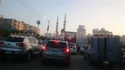 بالفيديو والصور.. تكدس مروري بالمنصورة بعد صلاة عيد الأضحى