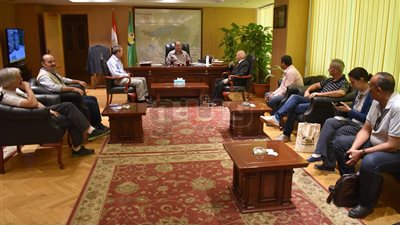 محافظ الفيوم يبحث التعاون مع وفد أوروبي لزيادة إنتاج المحاصيل