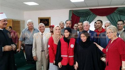 بالصور.. شباب الهلال الأحمر يهنئون محافظ جنوب سيناء بعيد الأضحى