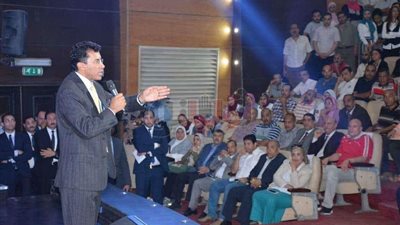 وزير الرياضة يشكل لجنة لتلقي وحل مشكلات العاملين