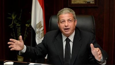 وزير الشباب يغادر إلى الإمارات لافتتاح البطولة العربية للسيدات