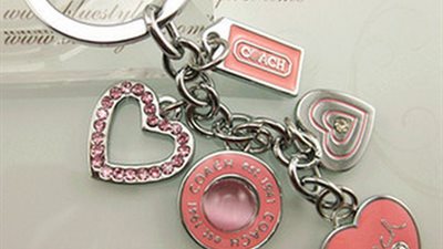 بالصور.. ميداليات عيد الحب