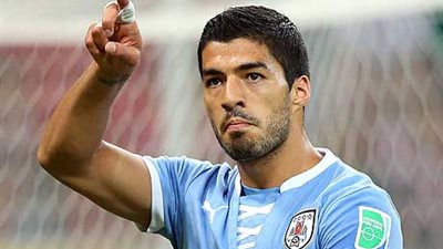 «فيفا» يوقف سواريز 9 مباريات بسبب «عضة» كليني